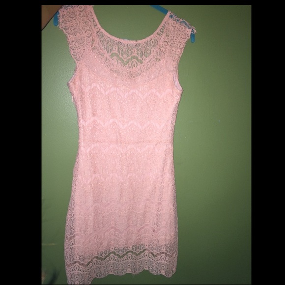 Peach, lace short sleeve dress - Picture 2 of 2