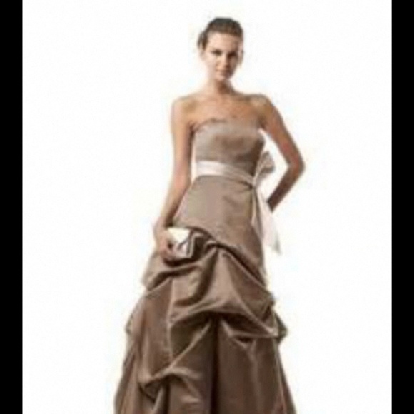 Elegant Strapless Satin Ballgown