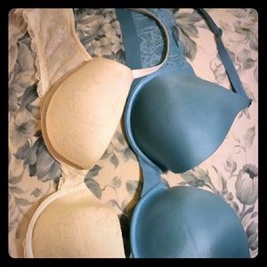 VS bras Like New!