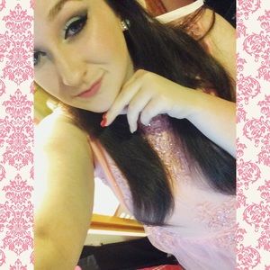 Meet your Posher, Danielle