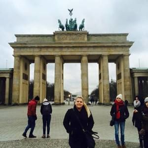 Meet your Posher, Kayley