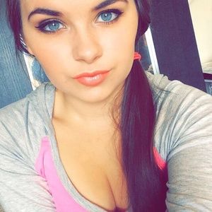 Meet your Posher, Joelle