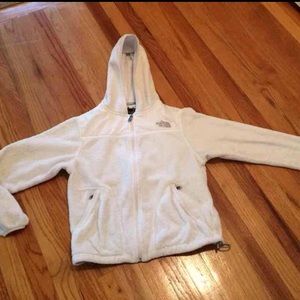 White hooded northface jacket