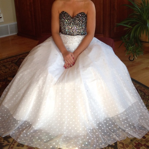 Prom dress - Picture 4 of 4