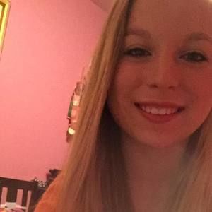 Meet your Posher, Chloe