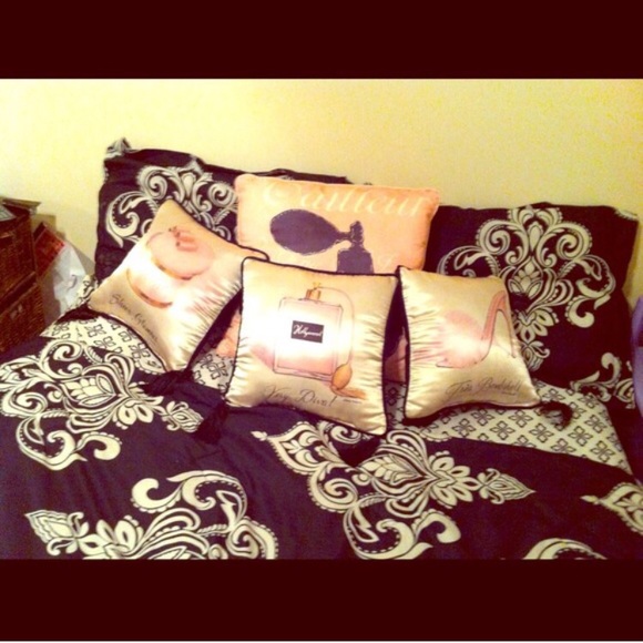 Fashion inspired silk decor pillows