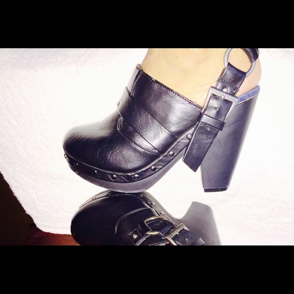 NUCKLE SHOES - Picture 1 of 4