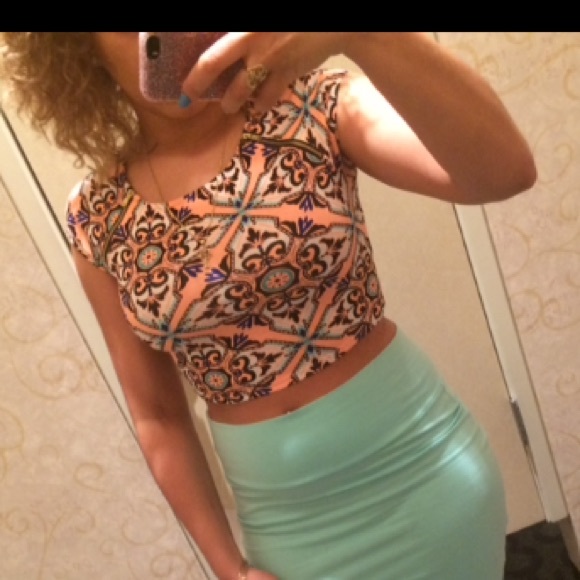 Crop top