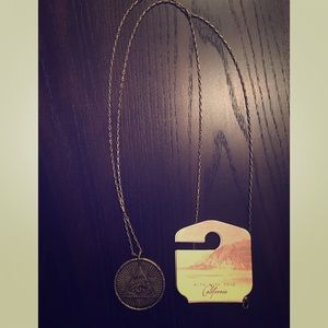 ❌SOLD❌NWT Pyramid Eye Necklace