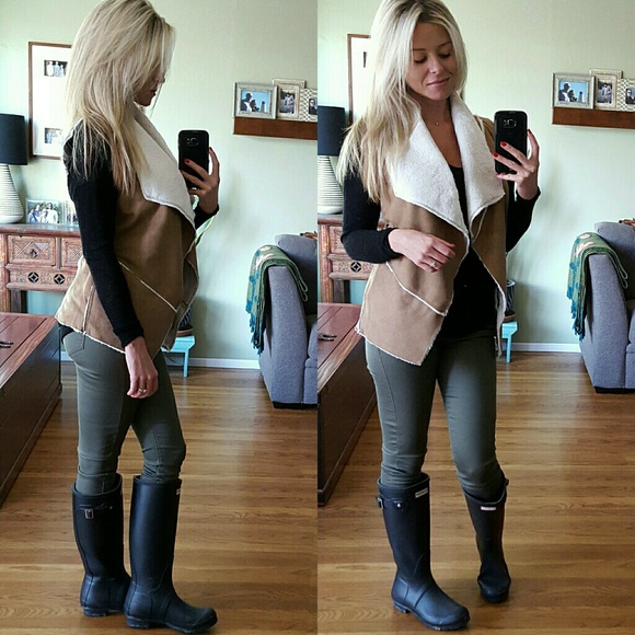 RESERVED Faux Furr & Sued Vest - Picture 3 of 4