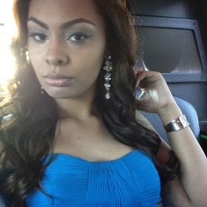 Meet your Posher, Valentina