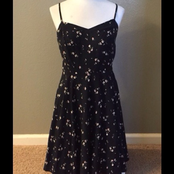 🚨SOLD ON MERCARI🚨 Old Navy Floral Dress Sz XL - Picture 2 of 4