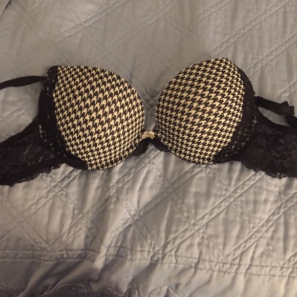 Victoria's Secret houndstooth bra