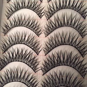 Soft beautiful false eyelashes