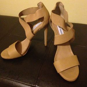 Nude heels/Great Condition