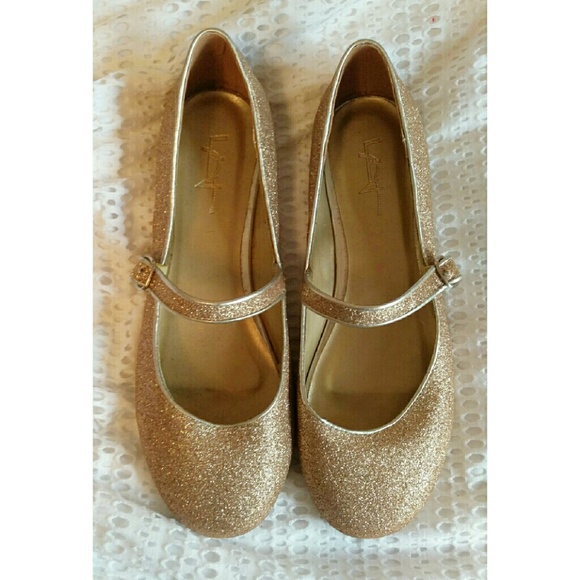 Forever 21 Gold Glitter Ballet Flats with strap.