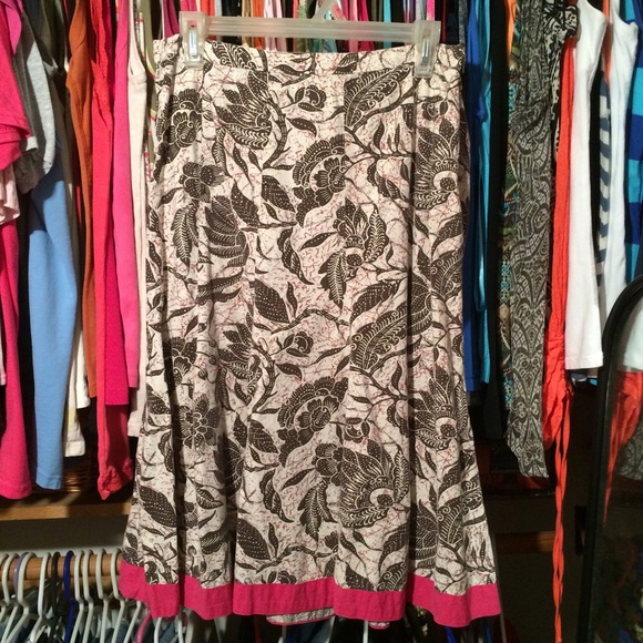 Old Navy Skirt SZ8 gently used - Picture 1 of 3