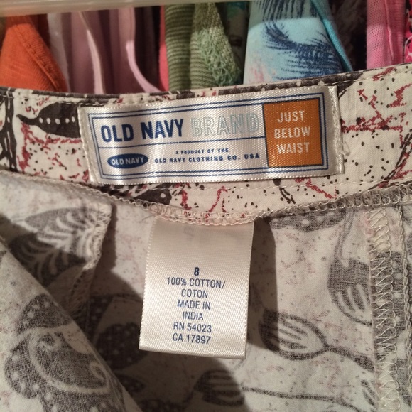 Old Navy Skirt SZ8 gently used - Picture 3 of 3