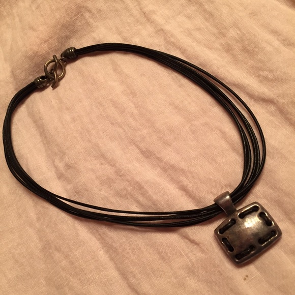 Leather with pendant necklace. Vintage look.