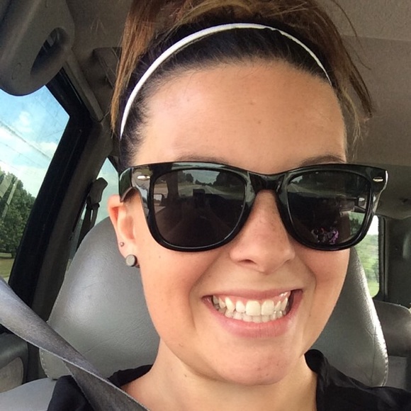 Meet your Posher, Rochelle - Picture 1 of 1