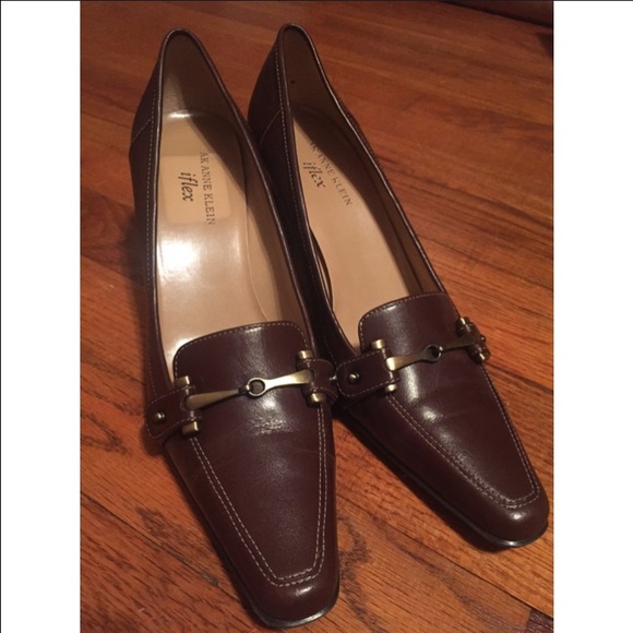 Brown leather Anne Klein dress shoes
