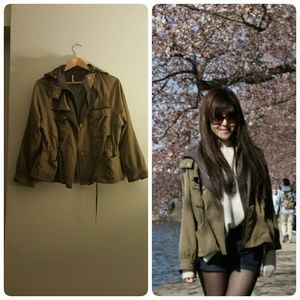 Army green  anorak jacket Korean brand size xs