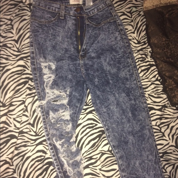 High wasted stone wash ripped jeans