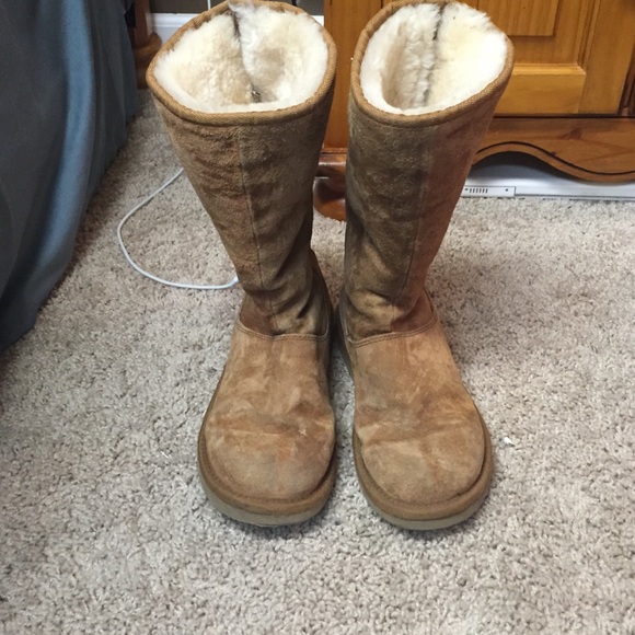 Ugh Australia Boots - Picture 1 of 3