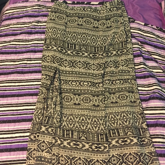 High waisted Maxi skirt