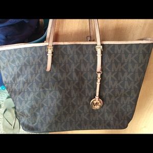 Michael kors tote