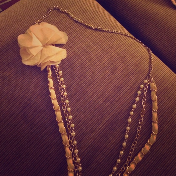 Statement necklace