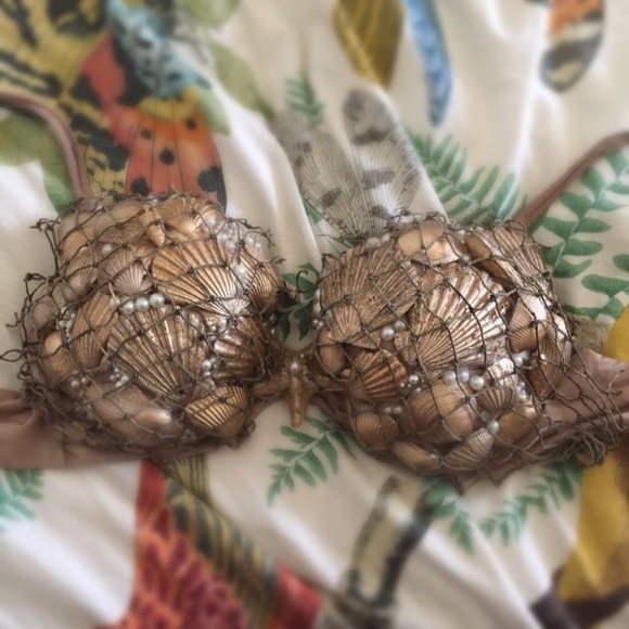 Seashell Bra - Picture 1 of 3