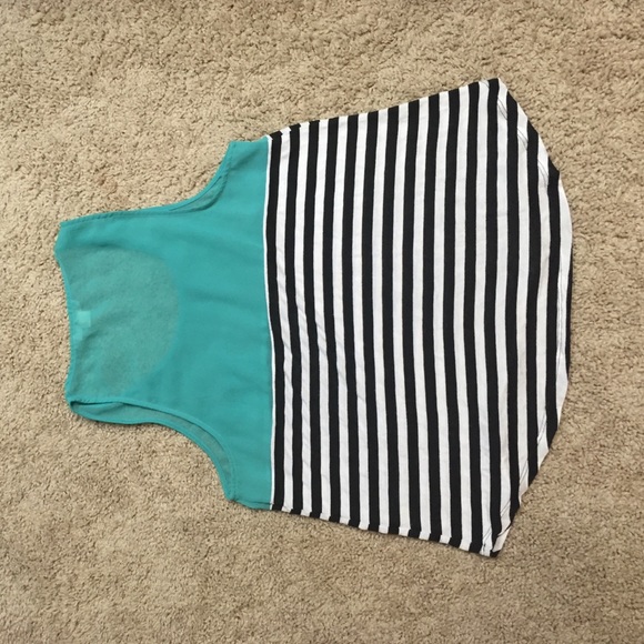 Flowy Tank - Picture 2 of 2