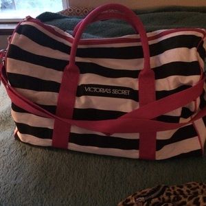 VS duffle bag $26 on Mercarî.