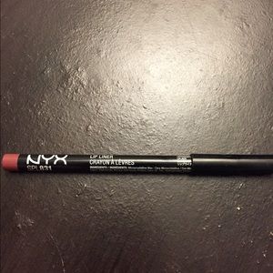 Nyx lip pencil in mauve