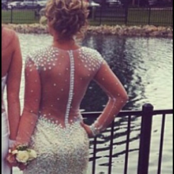 Prom dress - Picture 2 of 3