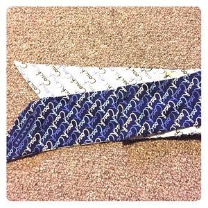 Coach accent scarf