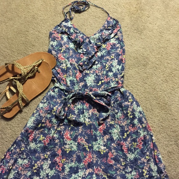 Super cute floral romper!