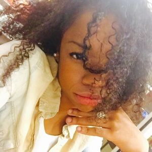 Meet your Posher, Daija