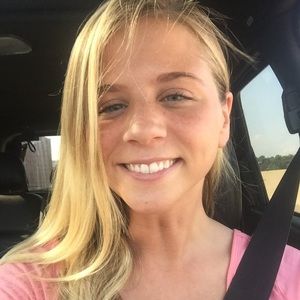 Meet your Posher, Caroline