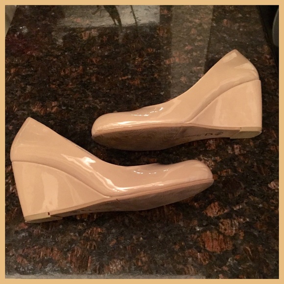 Chinese Laundry Wedges