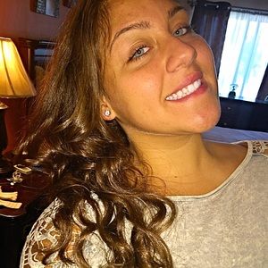 Meet your Posher, Stefanie