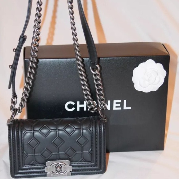 CHANEL Handbags - 💞Sharing💞 Old Medium limited Ed Crystal LeBoy