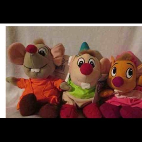 Disney bean bag plush set grab while ship reduced