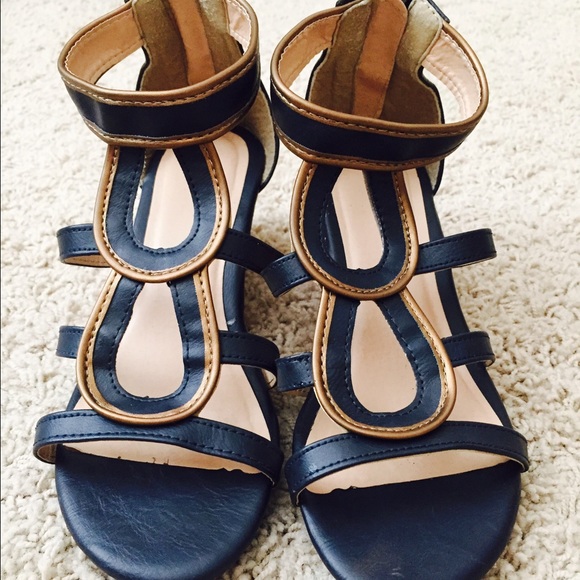 ❌TRADED❌Faux leather wedges - Picture 2 of 4