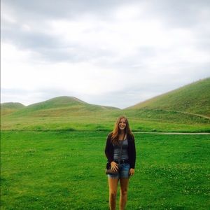 Meet your Posher, Olivia