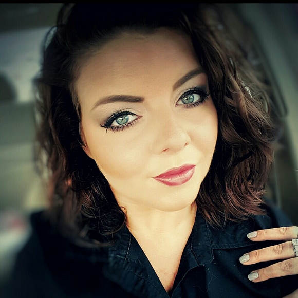 Meet your Posher, Kelsey - Picture 1 of 1