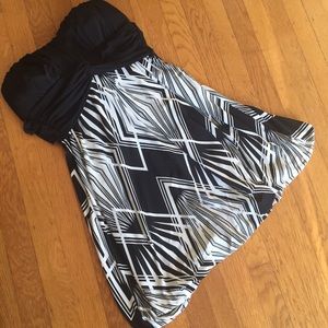 Strapless black/whitedress by Speechless, Size S.