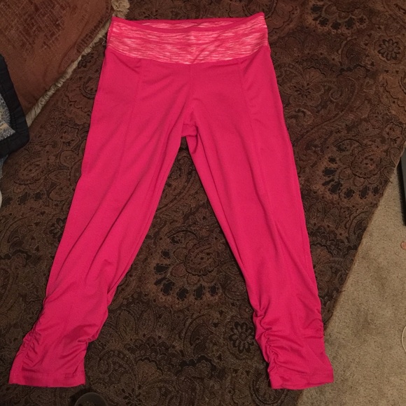 Pink workout capris - Picture 3 of 3