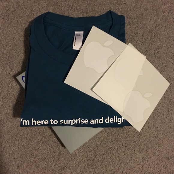 Apple t-shirt +stickers